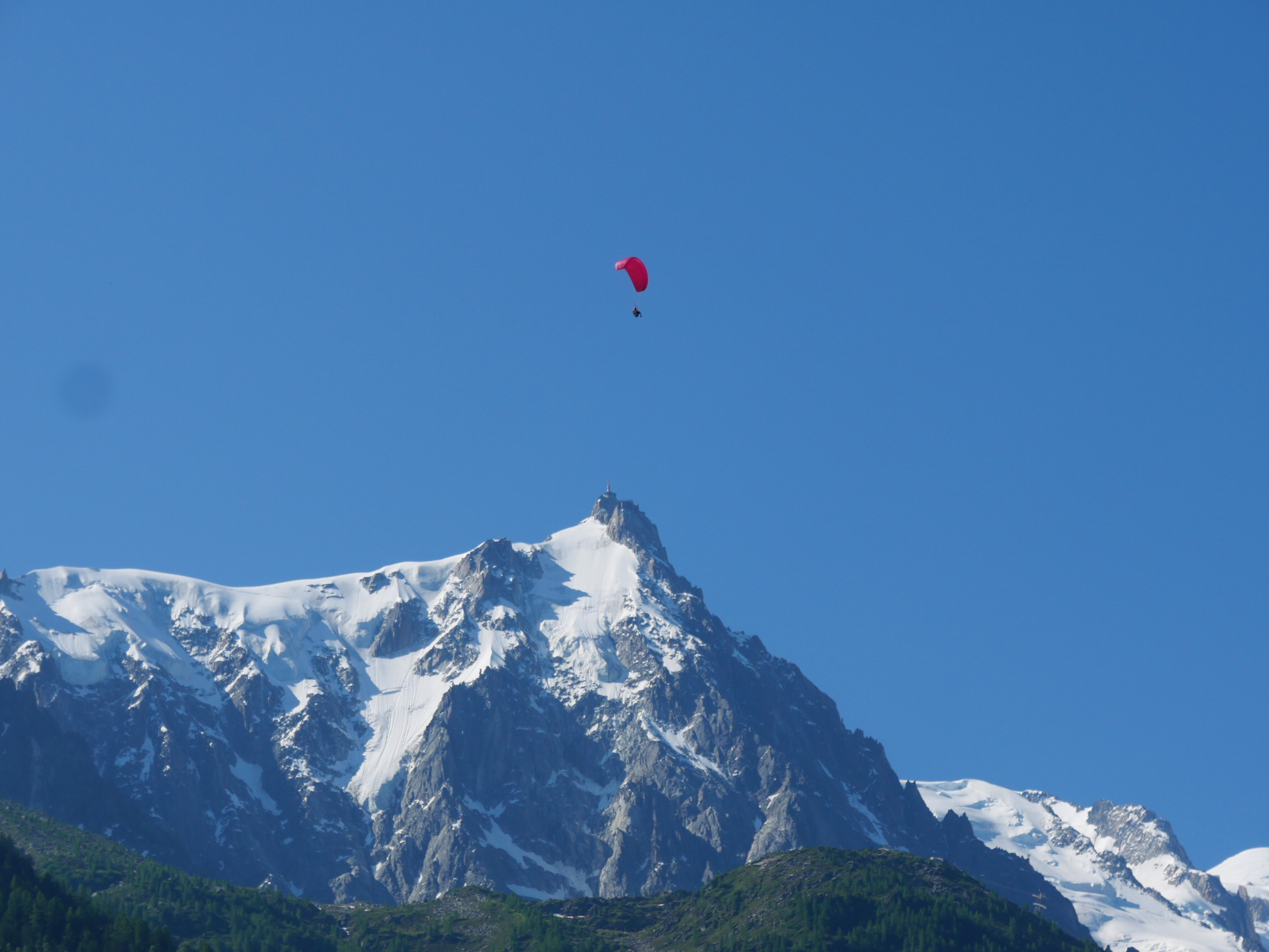 Un Parapentiste à Chamonix